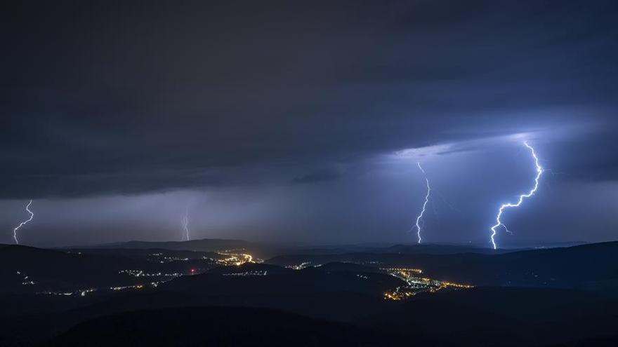 Rayos durante una tormenta, en una imagen de archivo