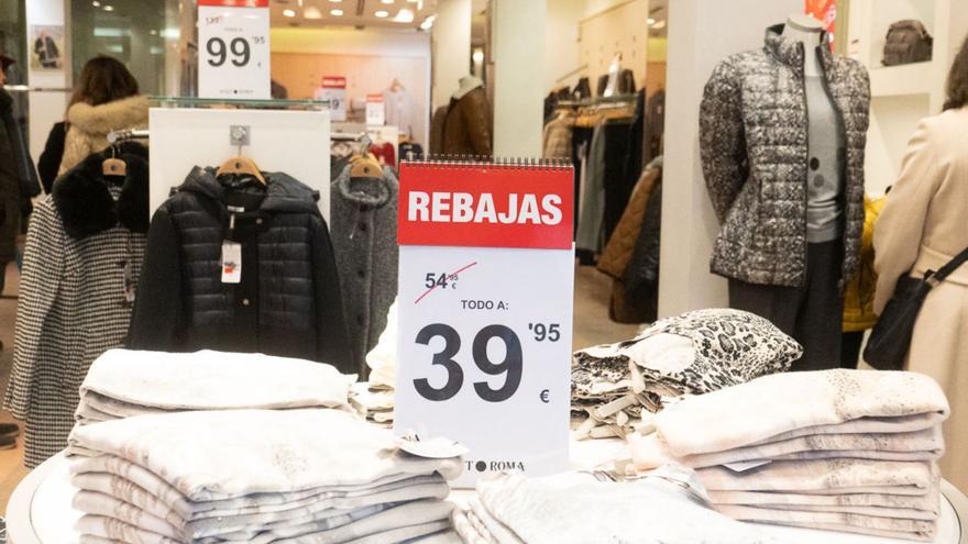 Los zamoranos afrontan una temporada de rebajas marcada por la contención