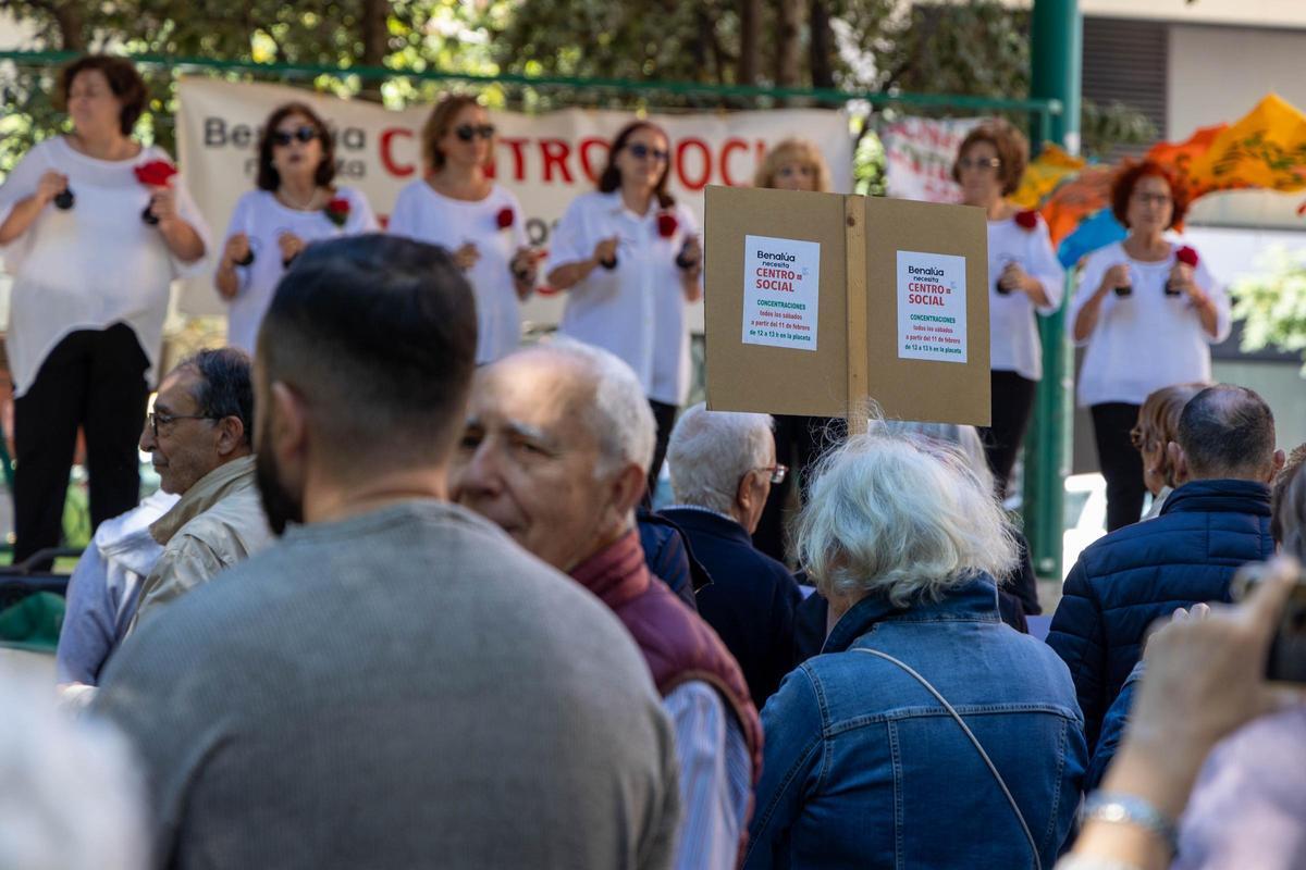 Un momento de la protesta, con la exhibición de castañuelas de fondo