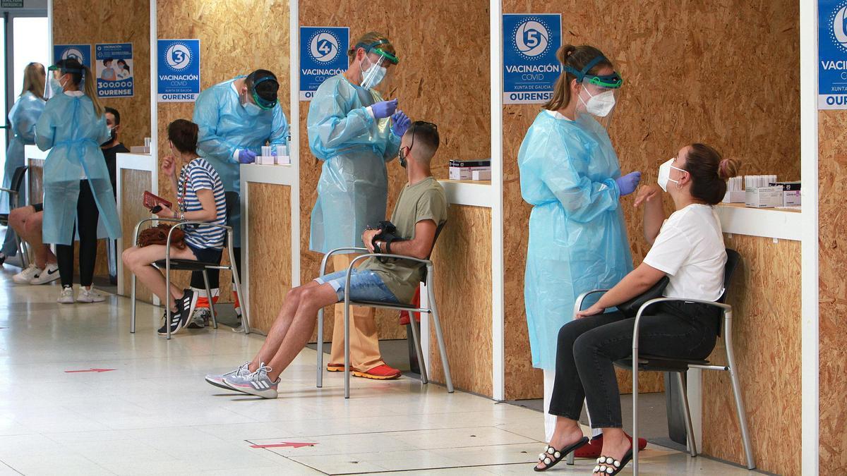 Jóvenes participantes en un cribado llevado a cabo recientemente en Ourense.