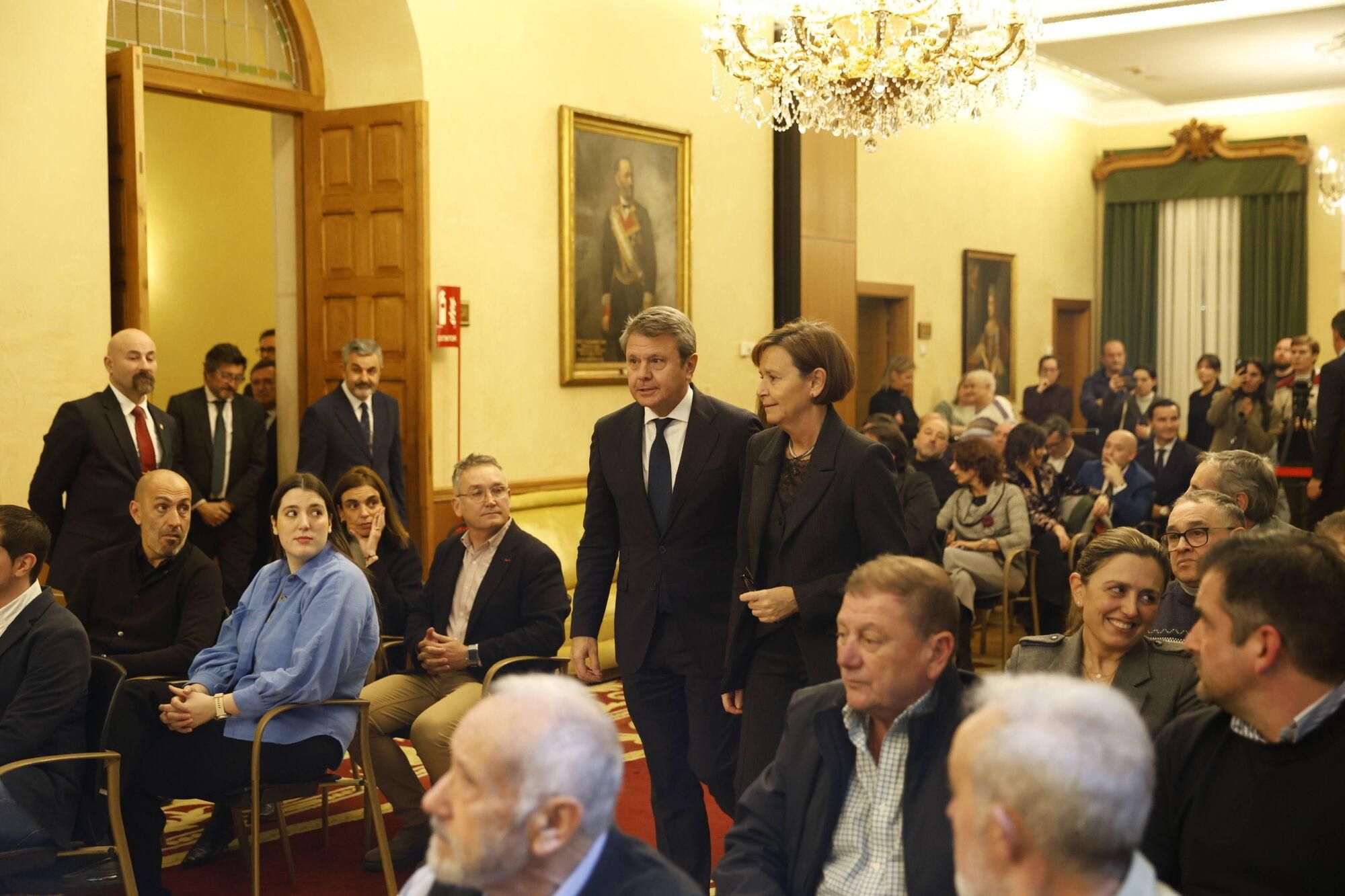 En imágenes: Así fue el acto de compra de los terrenos de Naval Azul