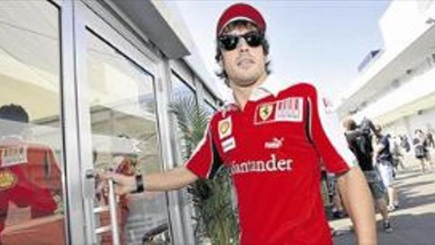 1 Alonso espera “regalar el primer triunfo a los aficionados de Ferrari”