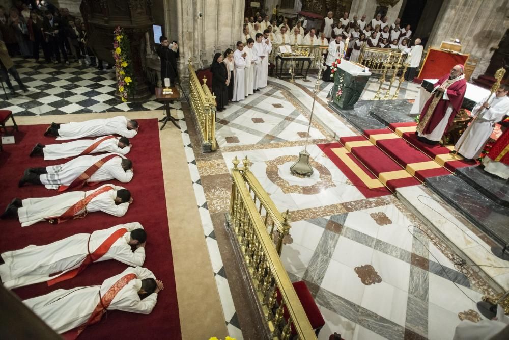 Ordenación de nuevos sacerdotes en la Catedral