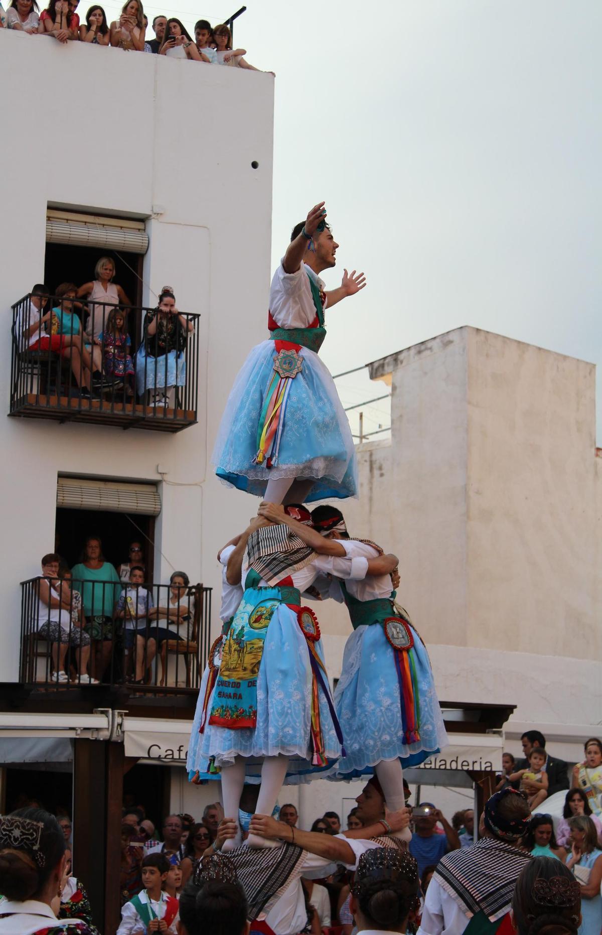 La figura dels Dansants de Peníscola