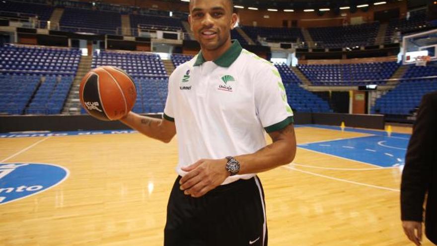 El escolta estadounidense Juan Dixon.