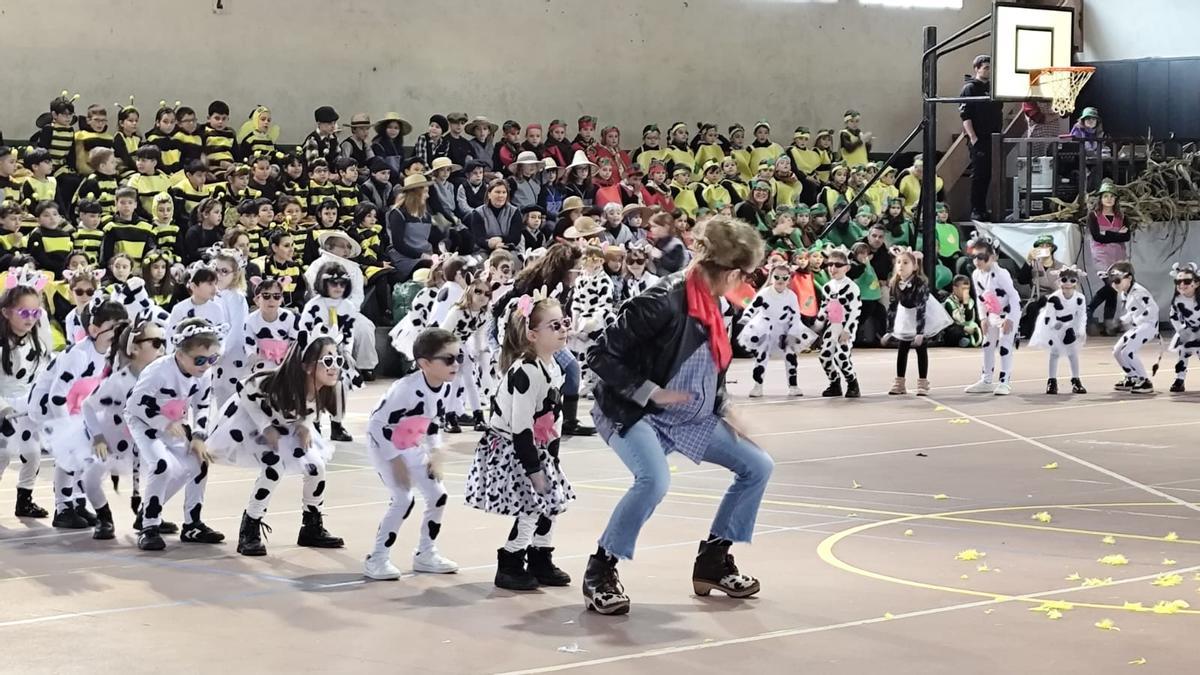 El ingenio se hace máscara y activa el desenfreno en Deza y Tabeiós-Montes