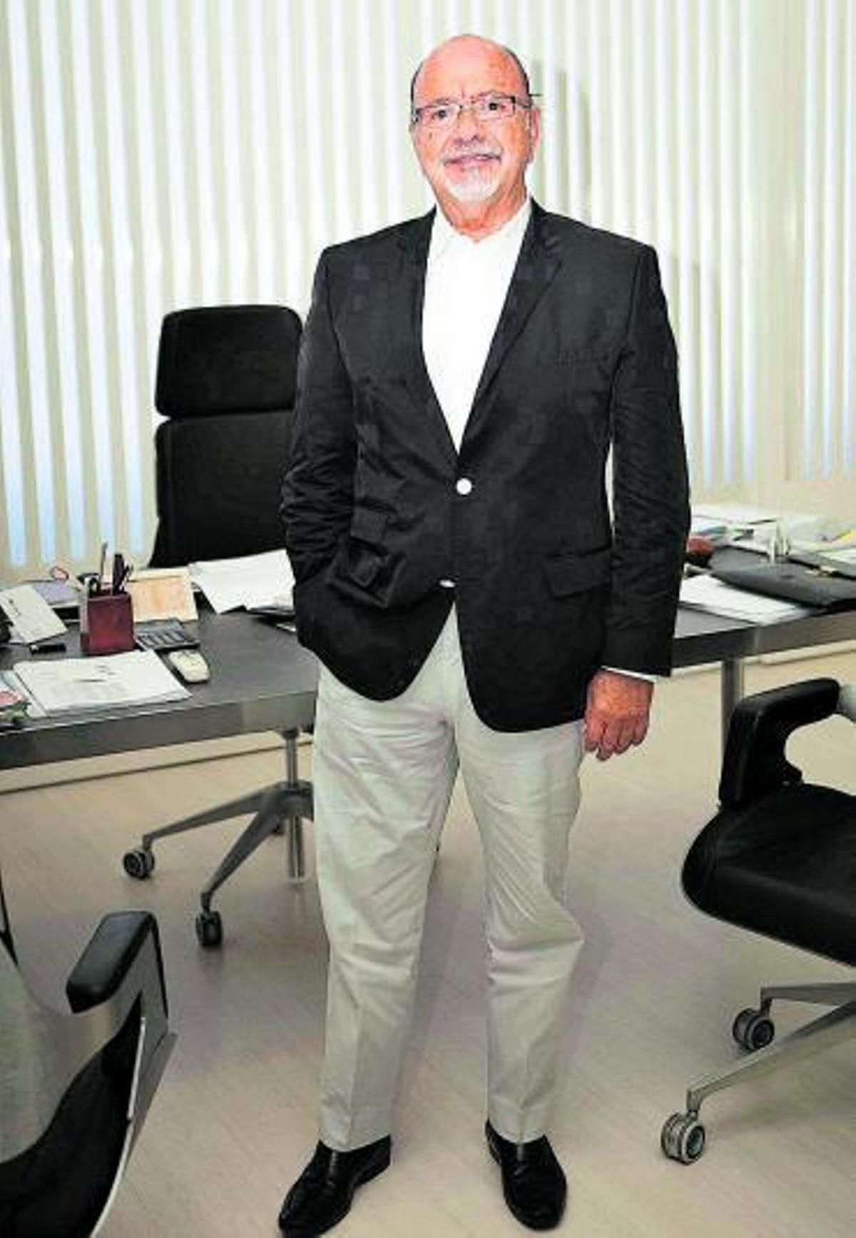 Ángel Ferrera, en su despacho de la capital grancanaria. | | EL DÍA