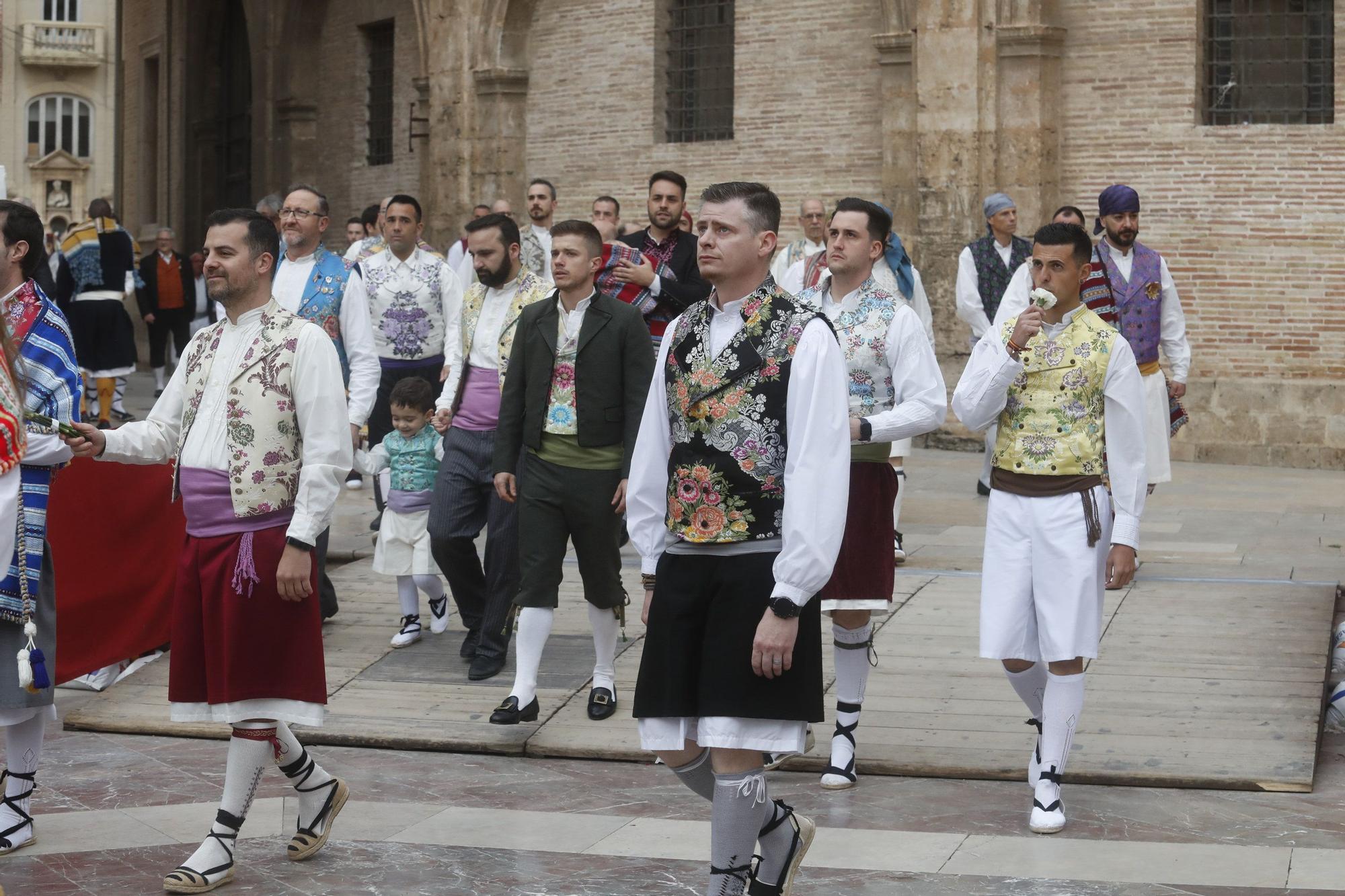 Búscate en el segundo día de ofrenda por la calle de la Paz (entre las 15:30 a las 17:00 horas)