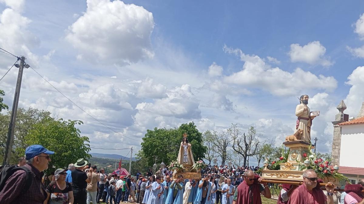 GALERÍA | La romería de la Virgen de la luz hermana a zamoranos y mirandeses