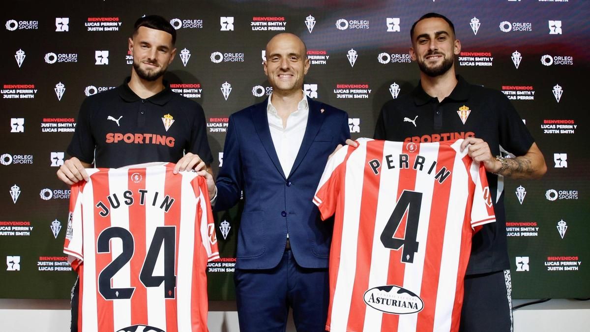 Gijón. Mareo. Presentación de los nuevos jugadores del Sporting de Gijón Lucas Perrin y Justin Smith.