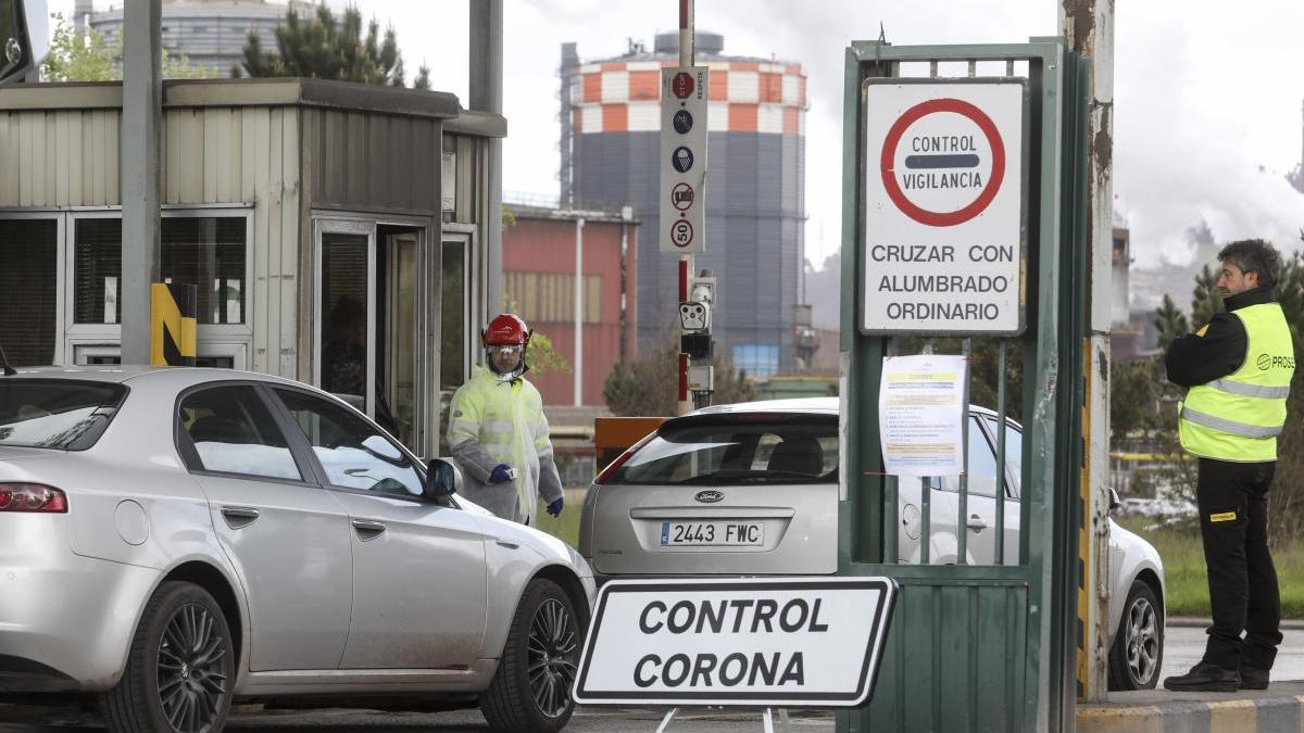 Controles en las entrada de las instalaciones de Arcelor.