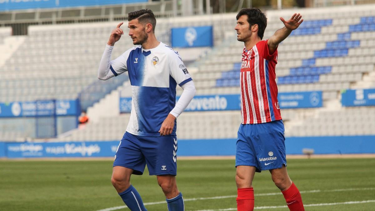 Adri Cuevas, durante el duelo contra el Sporting