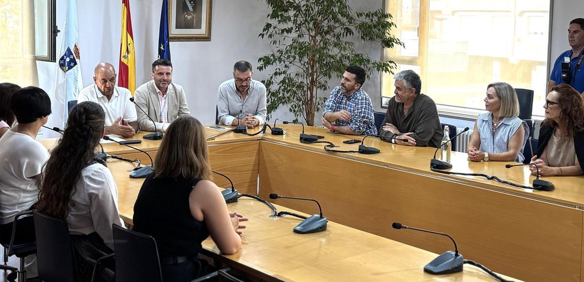 Acto institucional para selar a irmandade entre os concellos de Boiro e Elciego.