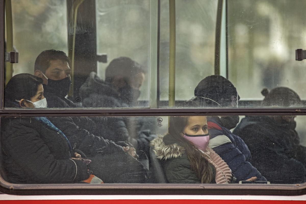 "Hay que saber estar en el transporte público"