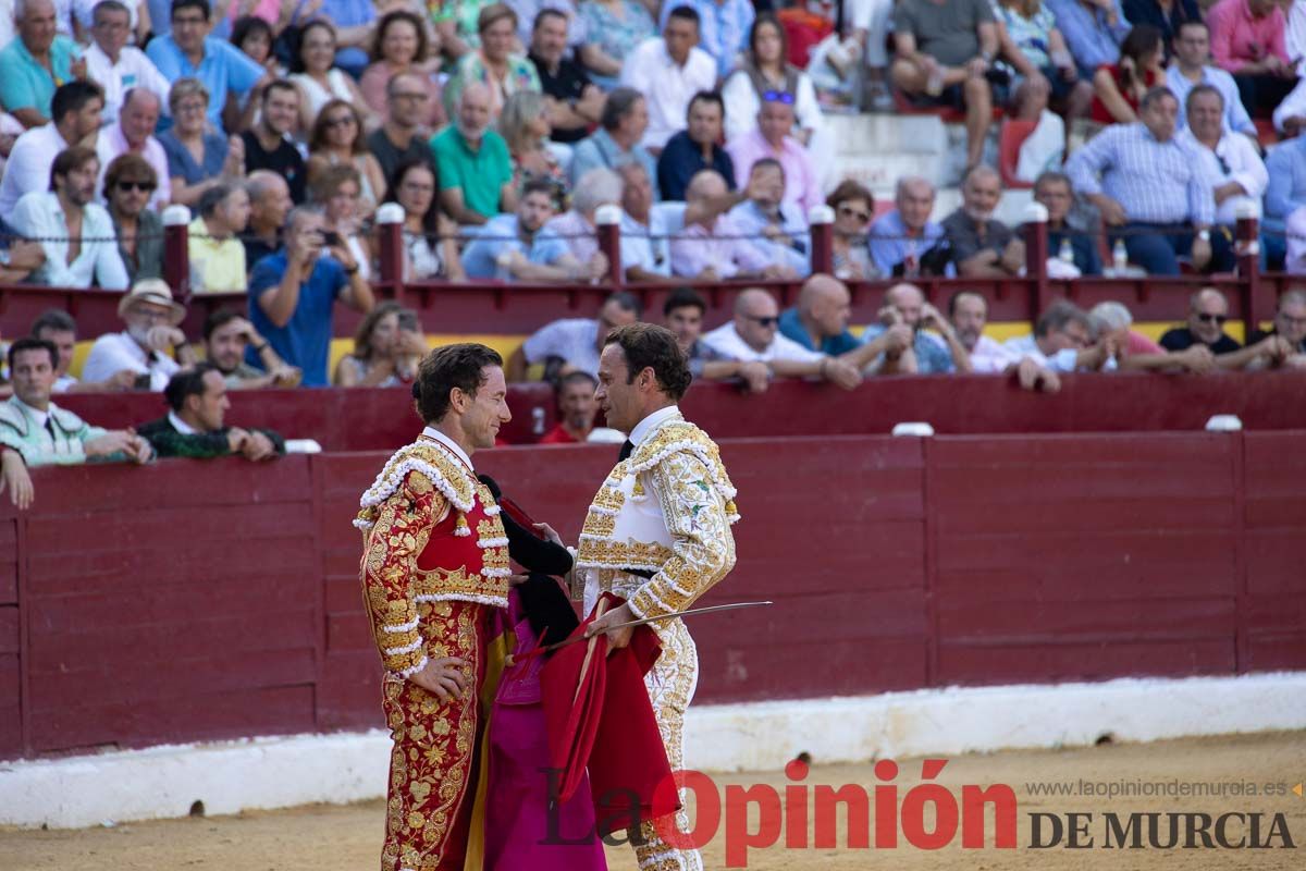 Rafaelillo y Antonio Ferrera salen a hombros en el mano a mano de Victorino en Murcia