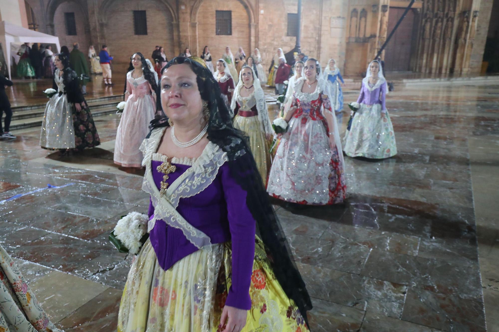 Búscate en el primer día de ofrenda por la calle de la Paz (entre las 22:00 a las 24:00 horas)