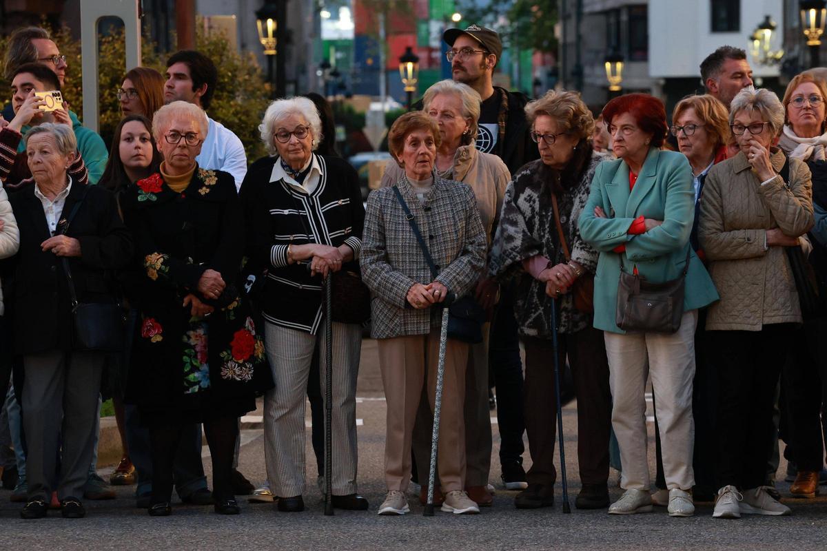 Procesiones en Vigo: paso del Jueves Santo en la parroquia del Sagrado Corazón de Xesús