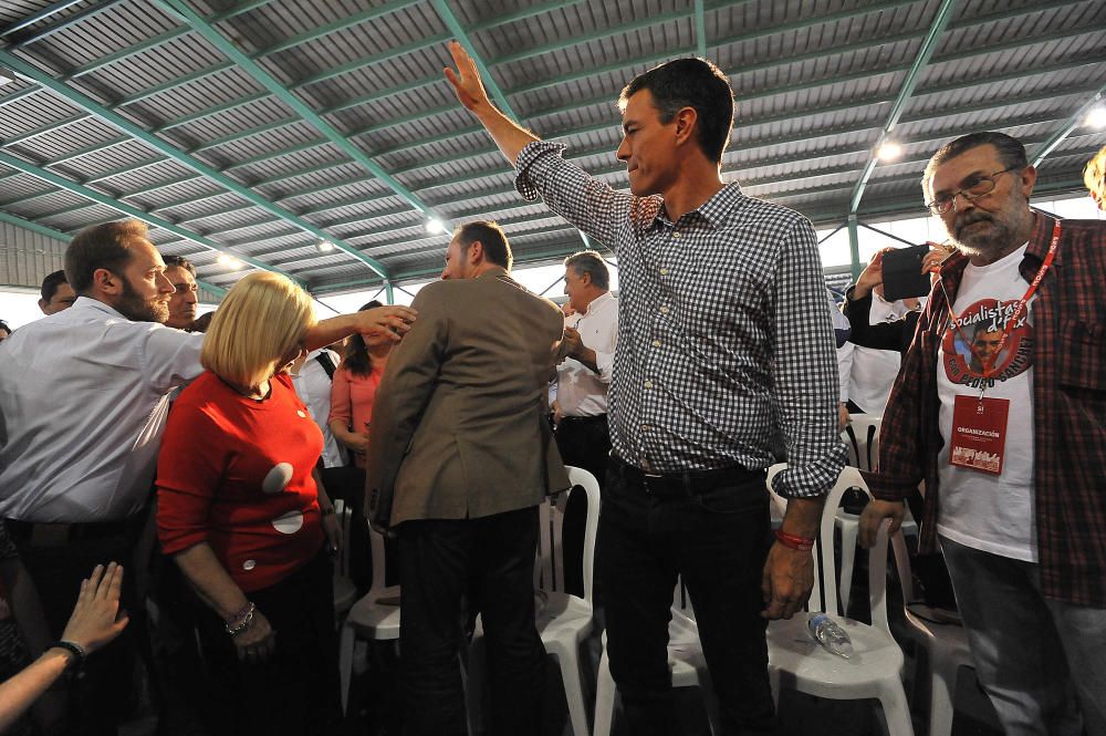 Pedro Sánchez abarrota el polideportivo de Carrús