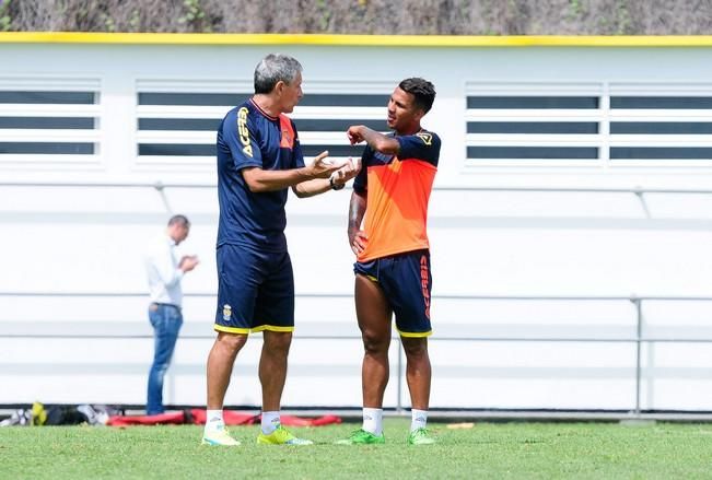 Entrenamienro de la UD Las Palmas previo a la ...