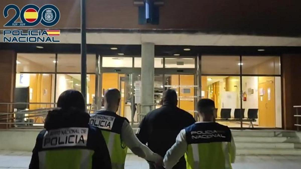 La Policía Nacional ha detenido a un hombre acusado de estafar 175.000 euros a través del método "Man in the Middle".