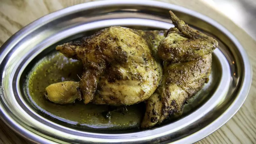 Rest. A pluma: receta pollo a l'ast