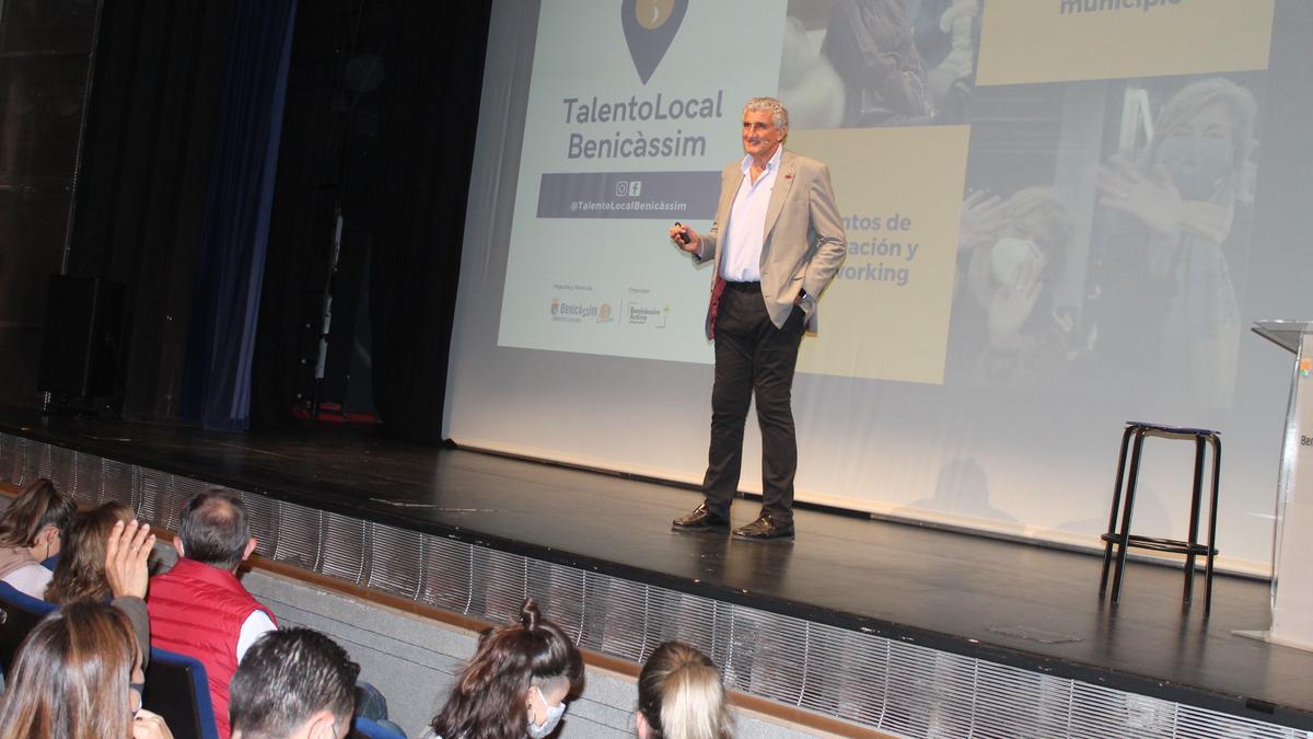 Foto de archivo de la charla de Fernando Romay en las jornadas de Talento Local Benicàssim.