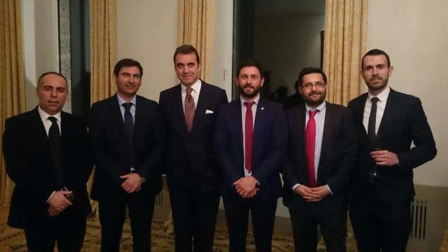 Un momento de la recepción celebrada en la embajada de España. // FdV