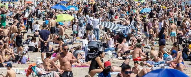 Playas llenas en el Domingo de Pascua