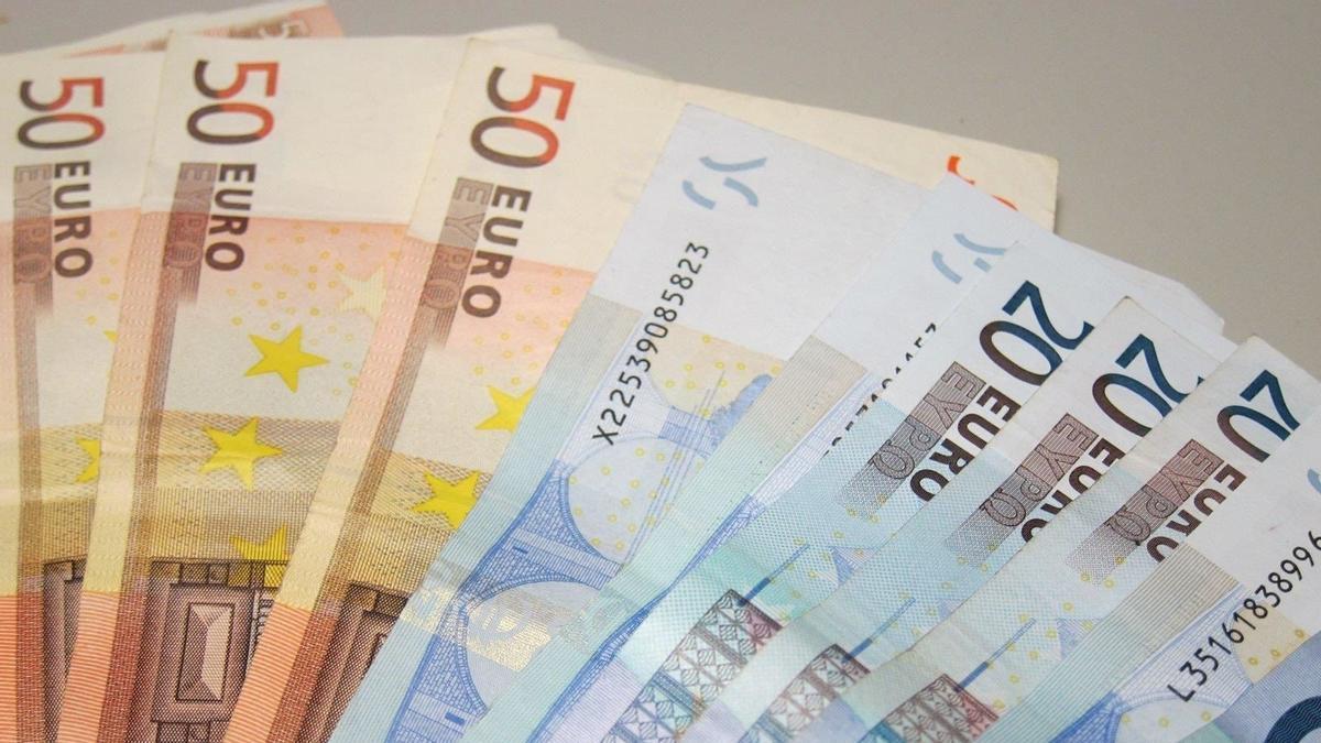 Los billetes son fáciles de detectar por sus malas imitaciones de los elementos de seguridad o por no incluirlos directamente