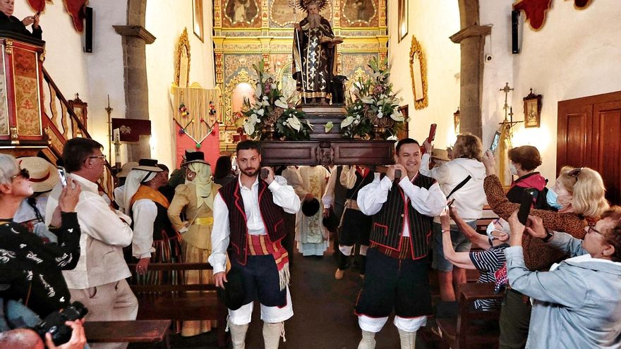 The first pilgrimage of the year arrives with lots of food and tourists