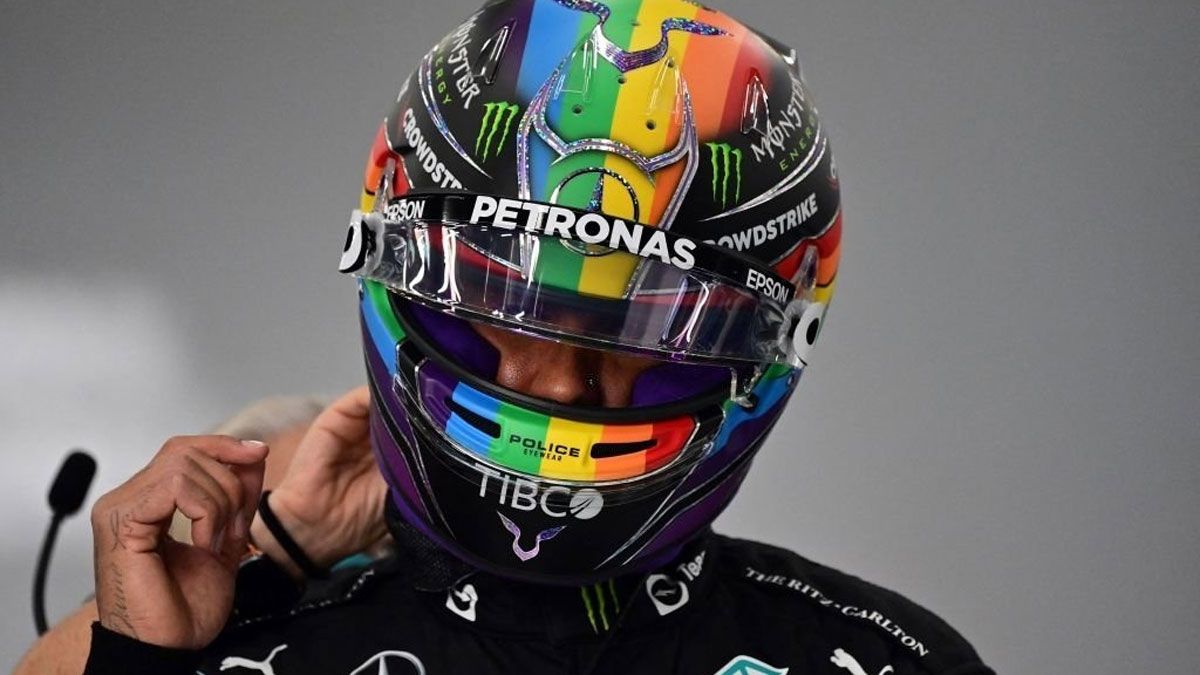 Hamilton, con su casco arcoiris en Arabia Saudí