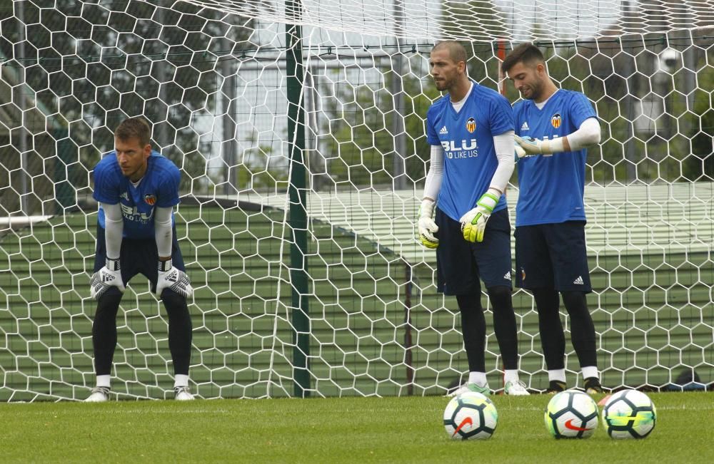 Intenso entrenamiento del Valencia en Évian-les-Bains