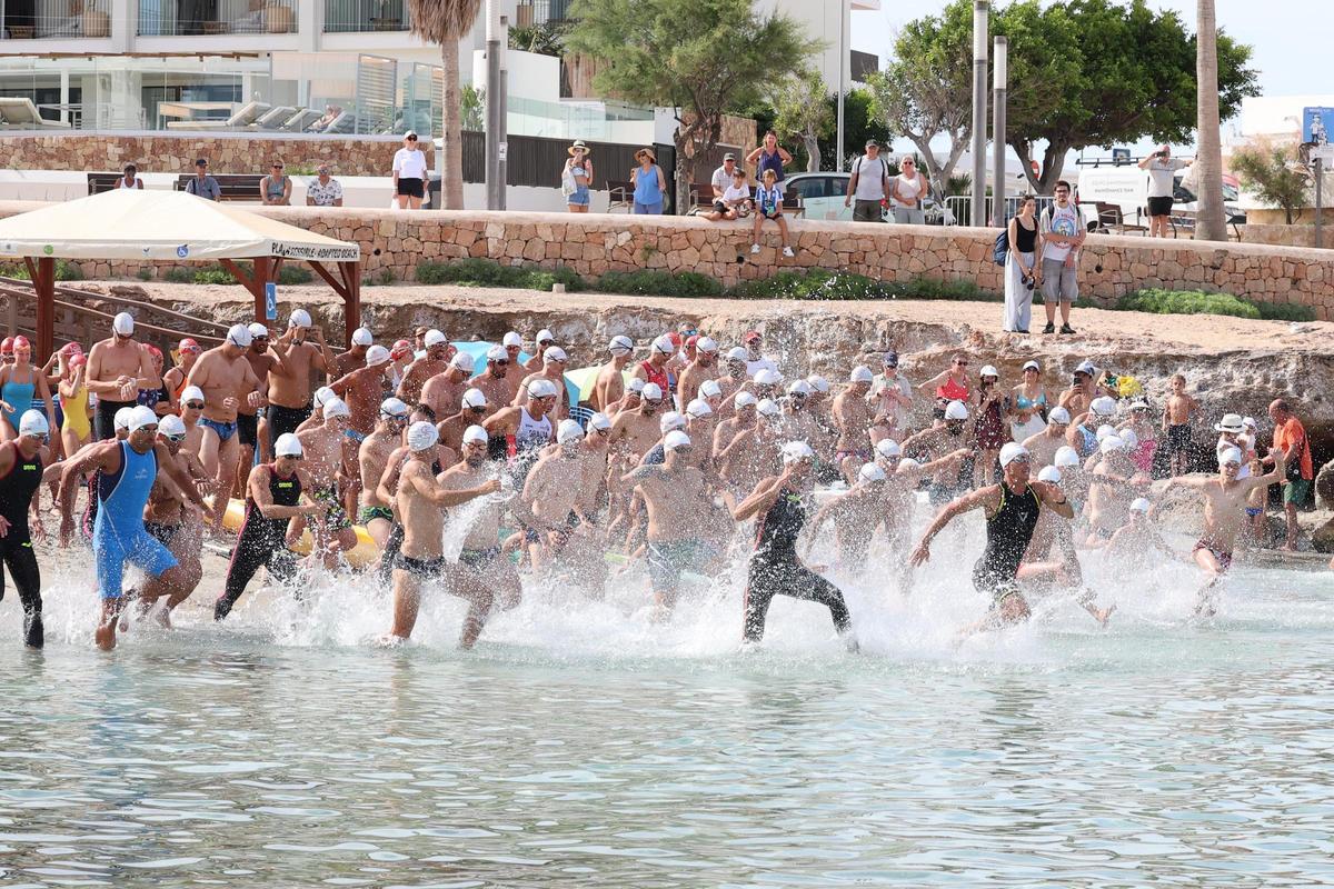 Galería: imágenes de la X edición de la Travesía Canal de Sant Antoni