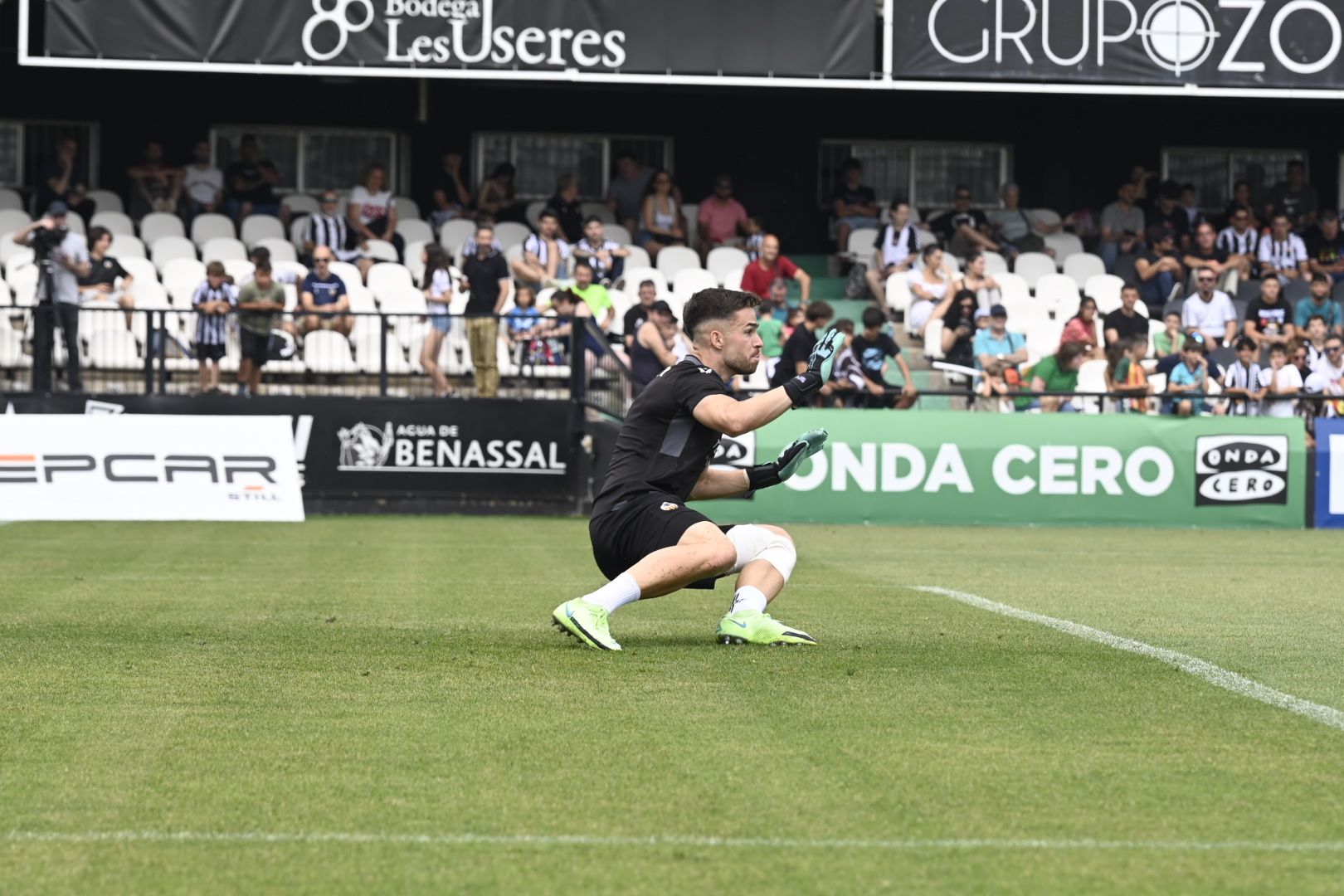 Galería de fotos: La afición lleva en volandas al CD Castellón