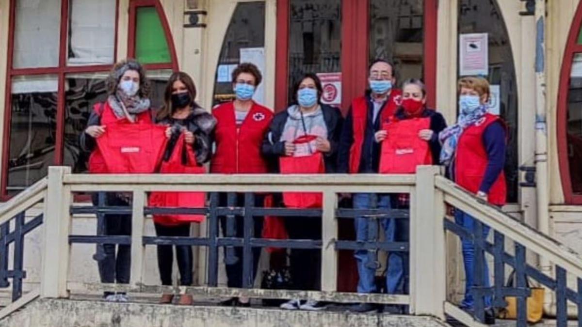 Participantes en la campaña de recogida de alimentos de Sada.