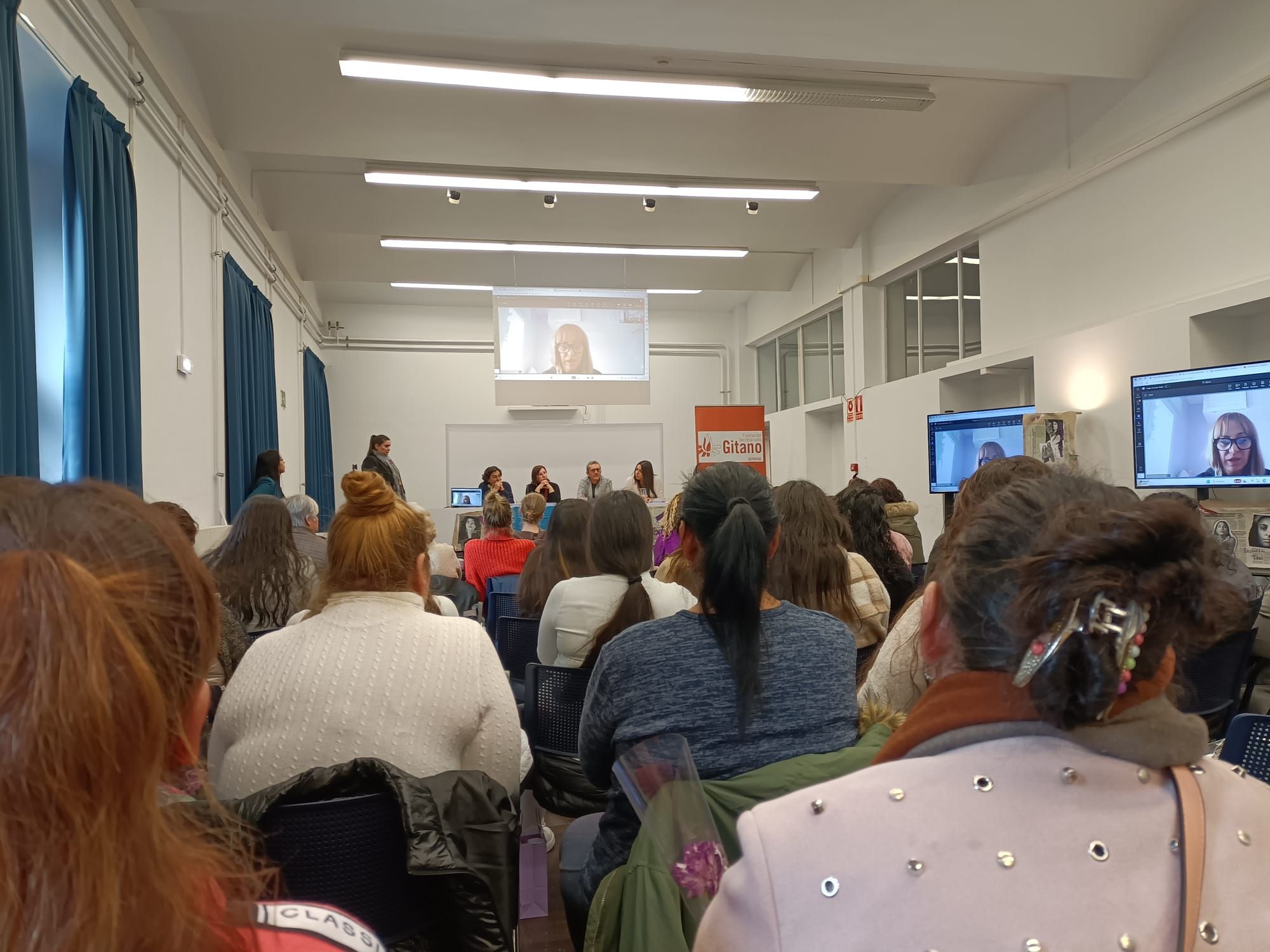 Las Jornadas de Mujeres Gitanas de Asturias "Romí Calí", en imágenes