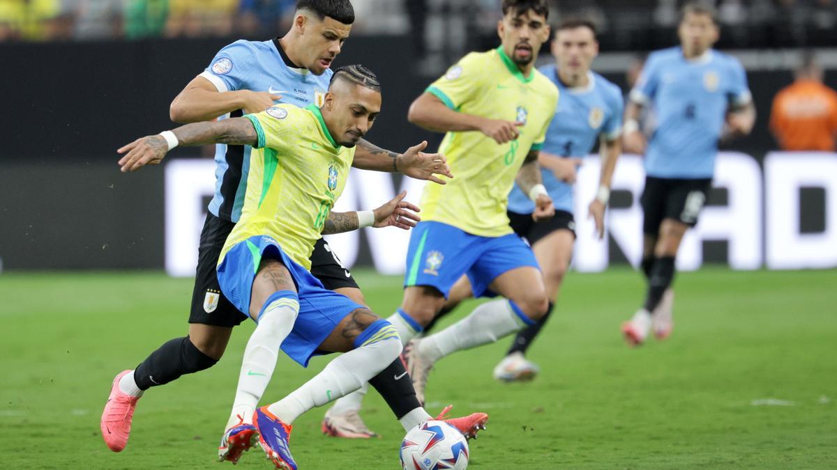 Los penaltis premian la fe de Uruguay y sentencian a Brasil