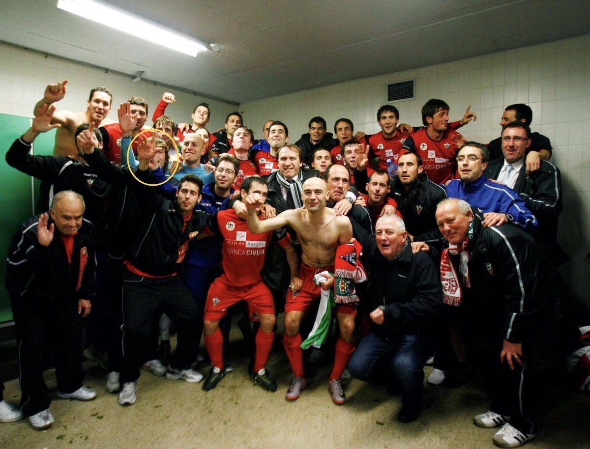 José Ángel, en plena celebración tras una victoria en Copa del Rey, junto a sus compañeros