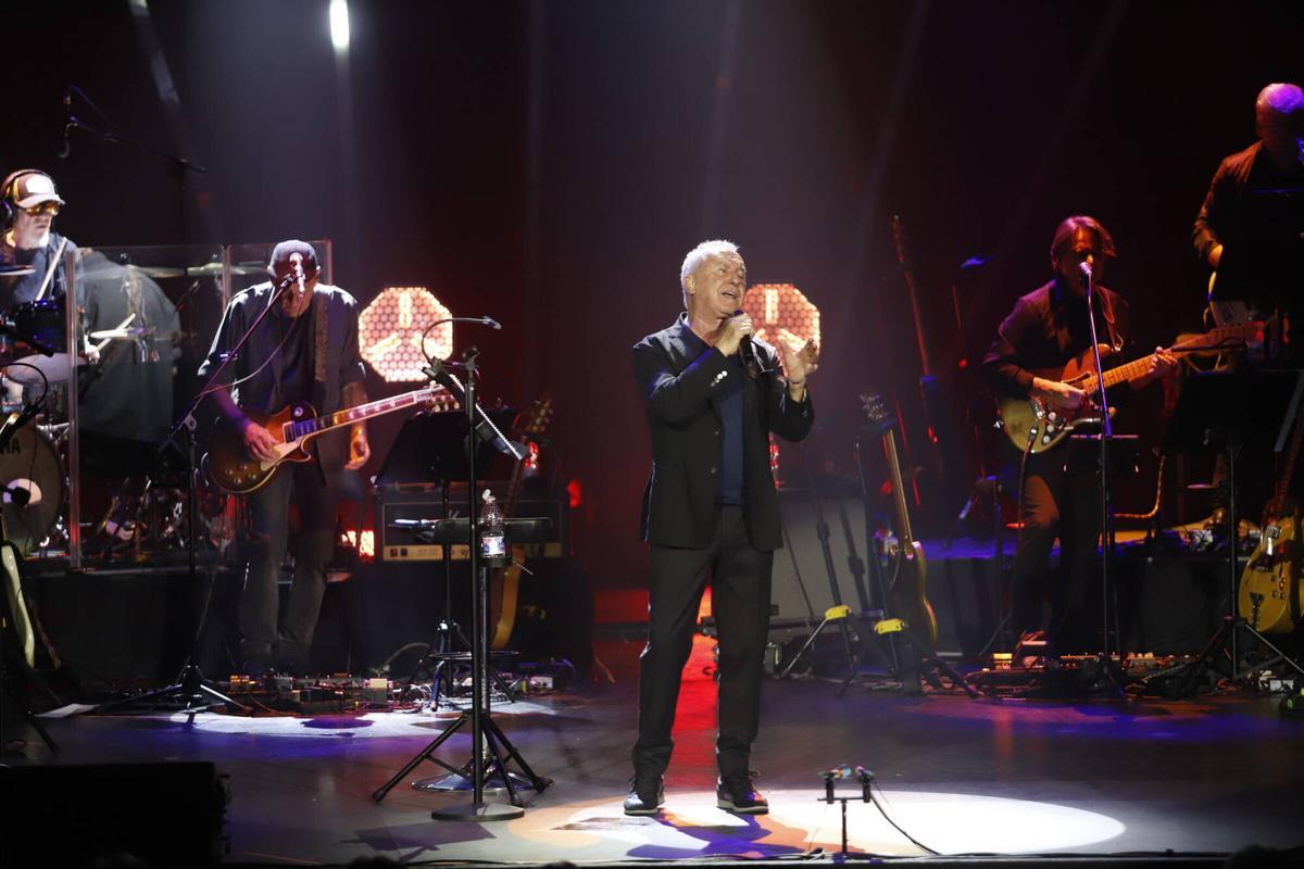 Víctor Manuel llena el Gran Teatro Víctor Manuel llena el Gran Teatro