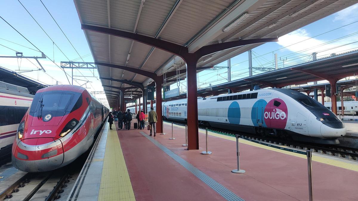 Trenes de Iryo y Ouigo en la estación de Madrid-Chamartín en una imagen de archivo