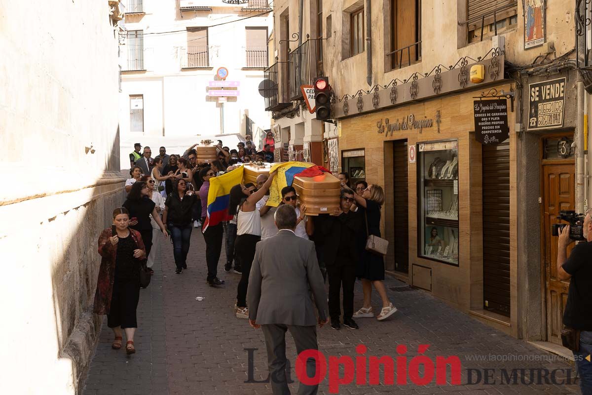 Imágenes del funeral en Caravaca de algunas de las víctimas del incendio en las discotecas de Murcia