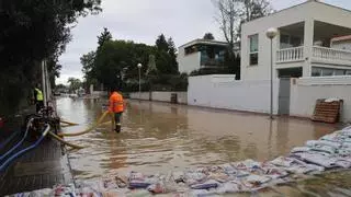 Vecinos de las playas de Sagunt denuncian que la falta de soluciones ha generado "un riesgo real"