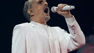 Bosé treu pit i reafirma la seva carrera