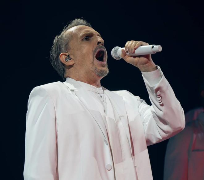 Bosé treu pit i reafirma la seva carrera