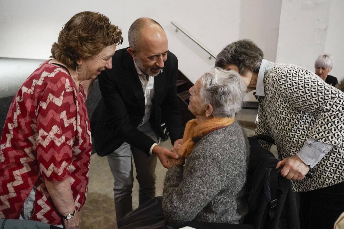 Imatge del dinar d’homenatge a les persones centenàries de Manresa al Museu de l’Aigua i el Tèxtil Imatge del dinar d’homenatge a les persones centenàries de Manresa al Museu de l’Aigua i el Tèxtil