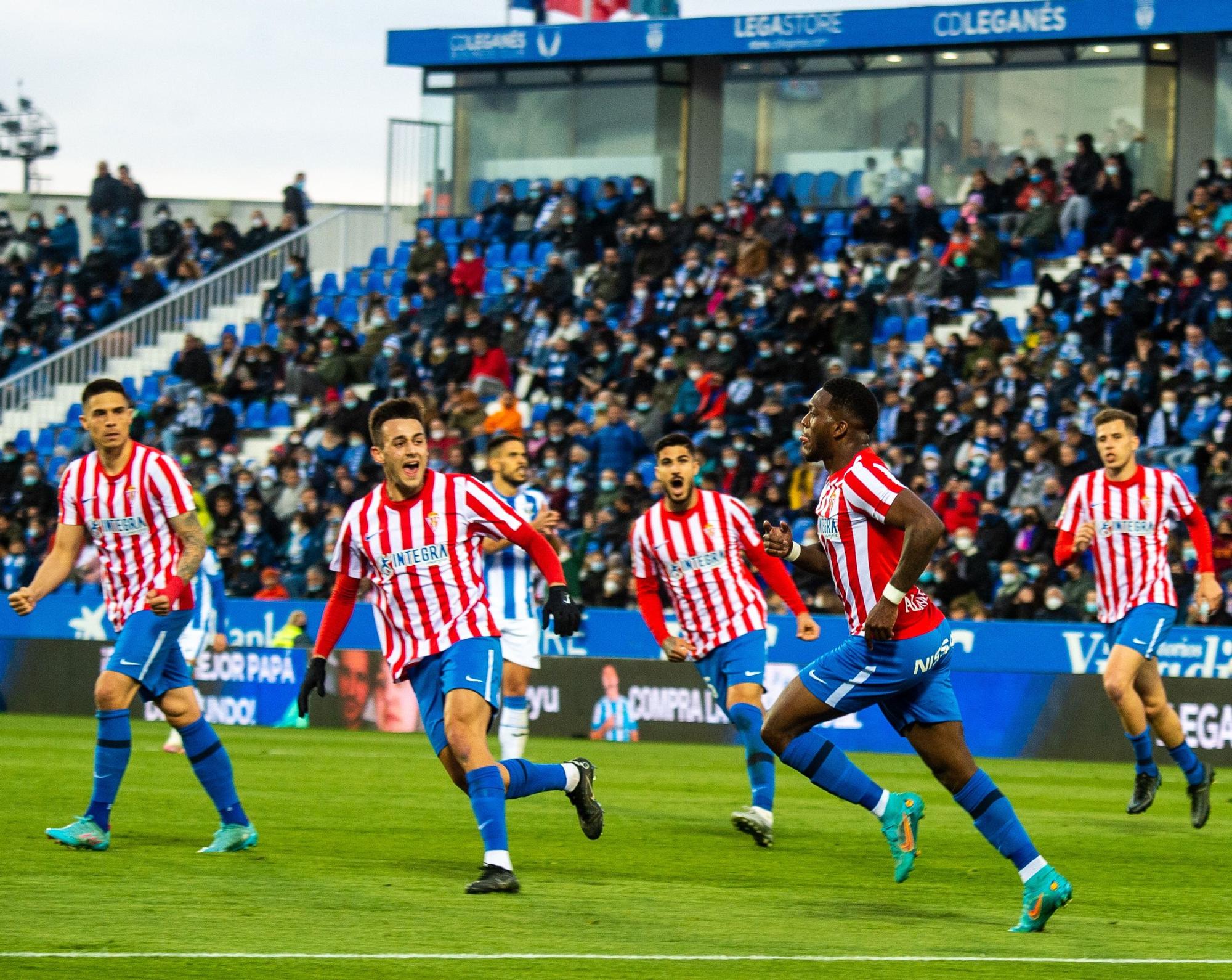 El partido del Sporting en Lugo, en imágenes