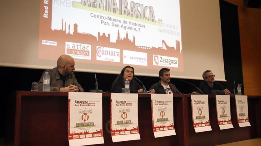 La renta básica se debate en el Centro de Historias