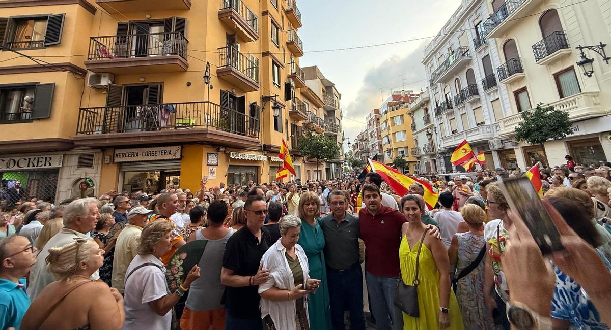 Dirigentes del PP de Cullera que han promovido la concentración.