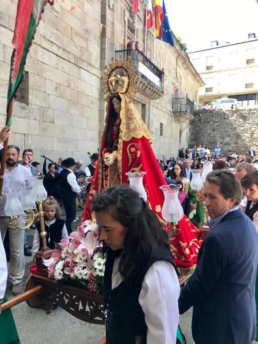 San Martín de Castañeda honra a la Virgen Peregrina