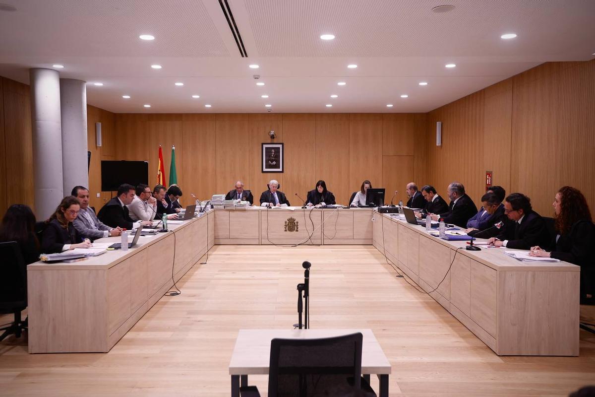 La composición de la sala 10 de la Ciudad de la Justicia este martes, en el juicio a Jesús León.